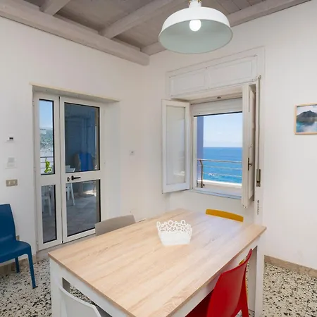 La Punta 公寓式酒店 3*